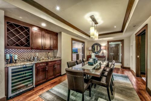 Mid-Mountain Luxury At Northstar Condo