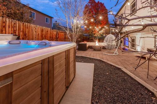 Hot tub, 2 King Beds / Hot Tub / BBQ / Hiking / Fire Pit in Ken Caryl (CO)