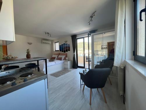 Apartments and Rooms Maritimo