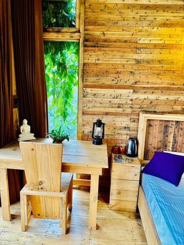 Deluxe Double Room with Balcony image 10