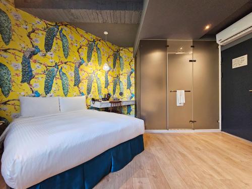 room detail thumbnail 1