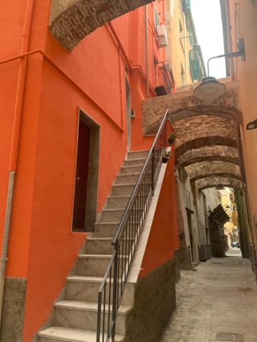 CASA CIMELLA, un nido nel cuore del porto antico cod CITRA 010025-LT-2629, Janov