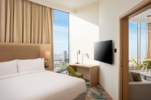 441437986 Holiday Inn & Suites - Dubai Science Park by IHG