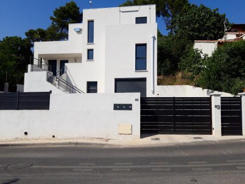 Maisons de vacances Maison de 2 chambres avec jardin clos et wifi a Marseille