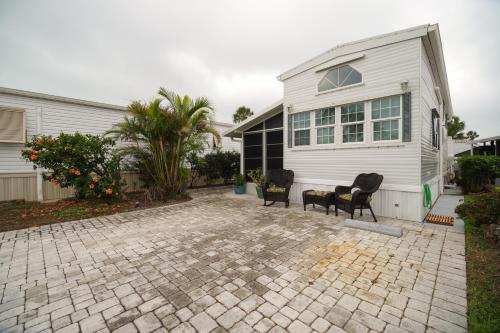 Cozy Home with Community Pools and Beach Access!