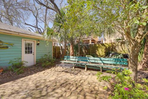 Galveston Bay Studio Walk to Fishing and Boating!