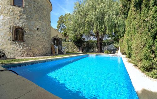 Amazing Home In Els Poblets With 3 Bedrooms, Wifi And Outdoor Swimming Pool