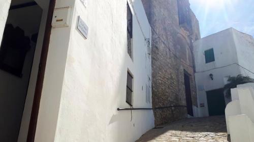 House with 2 bedrooms in Vejer de la Frontera with wonderful mountain view and furnished terrace 5 km from the beach - image 9