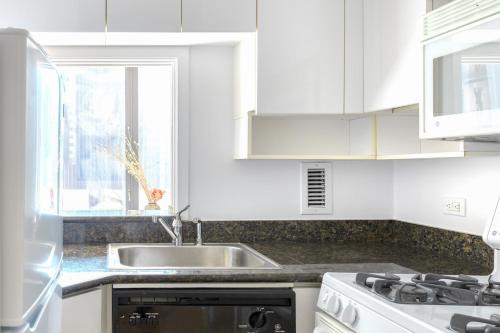 Sutton Place 1BR w Gym Pool DM nr Central Pk NYC-463, Nowy Jork (zdjęcie 6)