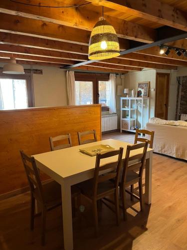 Létesítmények, Cal Lluch in Montella