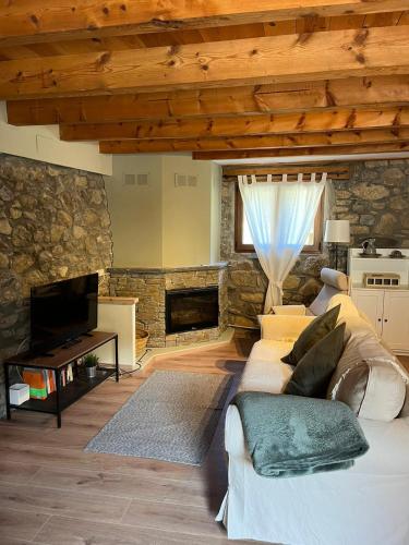 Létesítmények, Cal Lluch in Montella
