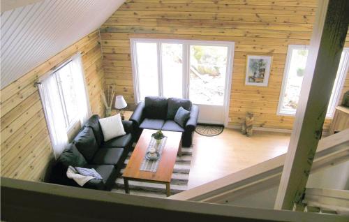 3 Bedroom Awesome Home In Savsjo in Sävsjö