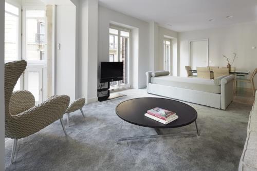 Photo - Easo Suite 7 by FeelFree Rentals
