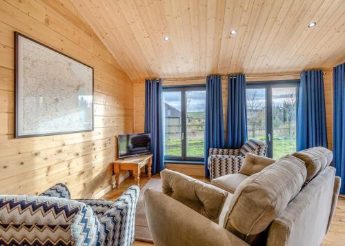 Beautiful home in Nafferton with WiFi