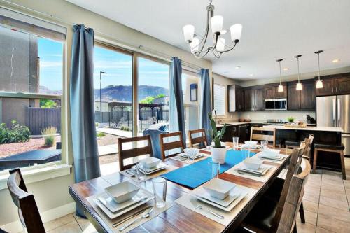 Sleeps 24 Pet Friendly Free Bikes Have a Blast at These Fun Poolside Homes - Entrada 619 and 623 - image 6