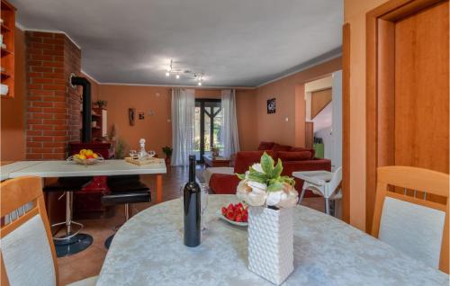 3 Bedroom Gorgeous Home In Blazevci