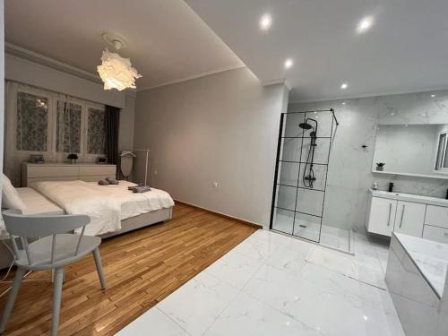 Acropolis Casa 2bdr/2bthr w/hot tub-3mins to plaka - Tap to explore photos