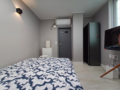 Double Room with Private Bathroom image 2