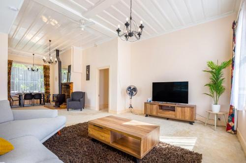 4Bed Spacious Villa in Chatswood