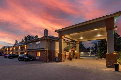 SureStay Plus Hotel by Best Western Salmon Arm