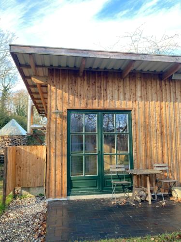 Ferienwohnung am Waldrand mit Sauna in 賓多夫