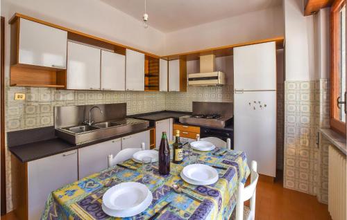  Beautiful Apartment In Montepaone With 3 Bedrooms 2 in Montepaone