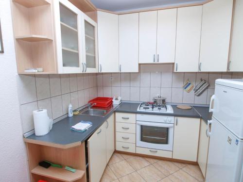 Two-Bedroom Apartment with Terrace image 6