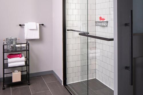 MOXY Denver Cherry Creek - image 11