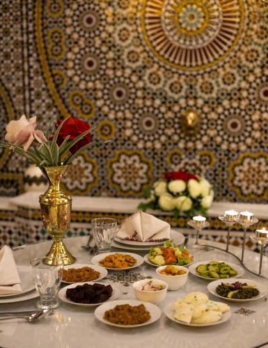 Riad Anis Fes