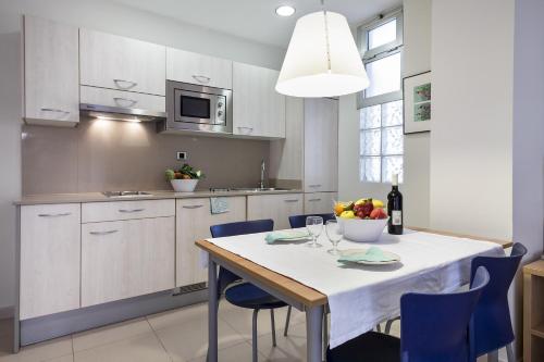 Apartamentos Porta Coeli - Accommodation - Castelldefels