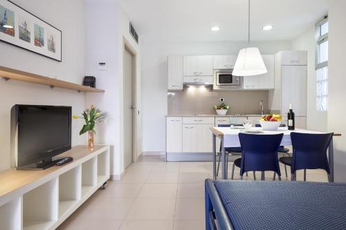 Apartamentos Porta Coeli - Accommodation - Castelldefels