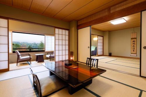 Deluxe Japanese-Style Room with Private Bathroom Garden View 2 floor