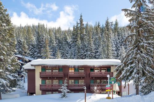 Crystal Mountain Hotels - Accommodation - Crystal Mountain