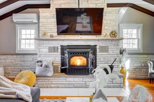 Grand Home with Game Room - 16 Mi to Kalahari! in Gouldsboro, USA