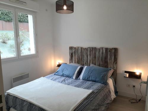 Appartement cosy avec balcon, proche centre et plages, parking inclus - FR-1-239-896 in Rue des Biches