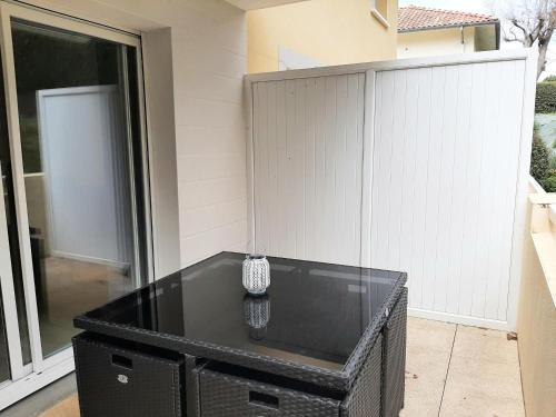 Appartement cosy avec balcon, proche centre et plages, parking inclus - FR-1-239-896 in Rue des Biches