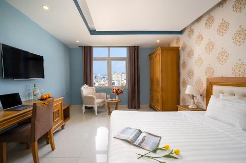 room detail thumbnail 1