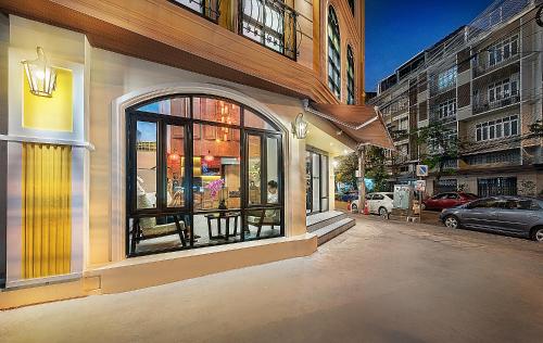 Phra Nakhon Poshtel - 숙소 외관