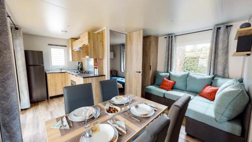 Two-Bedroom Mobile Home 4 persons