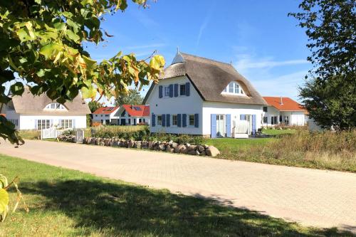Haus in idyllischer Lage mit Sauna, Terrasse und Garten - Villa Morgensünn, Trent (photo 7)