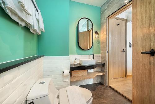 room detail thumbnail 2