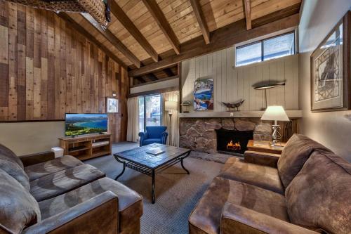 Amazing Condo With Loft - Lakeland Village Resort At Heaven Condo - image 3