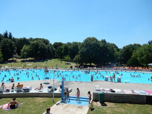 สวนน้ำ, Smart hostel in ชุการิกา