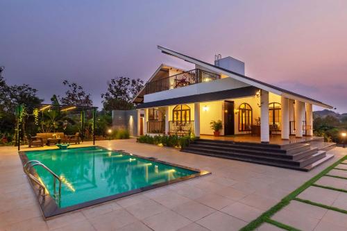 Soul Serenity by StayVista - Your nature getaway with a Swimming pool and Viewing deck - Nashik