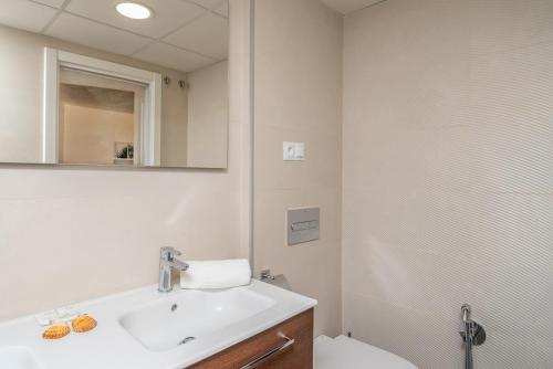 Central couples getaway by Costarentals - Ref 155 - image 3