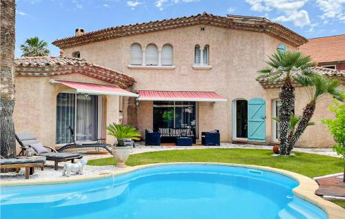 Amazing home in Puisserguier with 3 Bedrooms, Private swimming pool and Outdoor swimming pool - Puisserguier