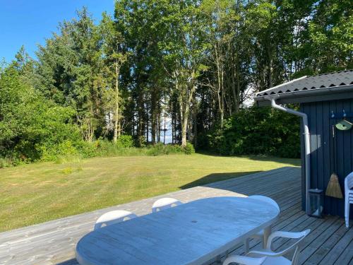 Idyllic Summer House With A Direct Access To The Beach, Pension in Spottrup