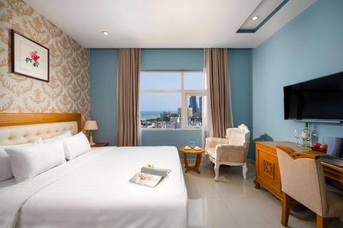 room detail thumbnail 1