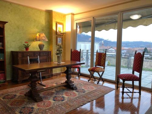  Penthouse apartment 10 min from Alba +FREE parking in Piana Biglini