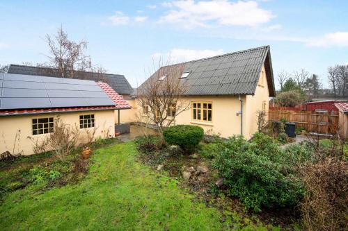  Cozy Town House In Brnderslev, Pension in Brønderslev